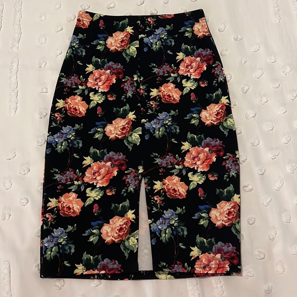 Flower print pencil skirt Size XS - Picture 3 of 3